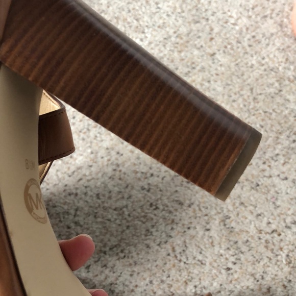 Michael kors brown heels like new size 8.5 - Picture 5 of 6